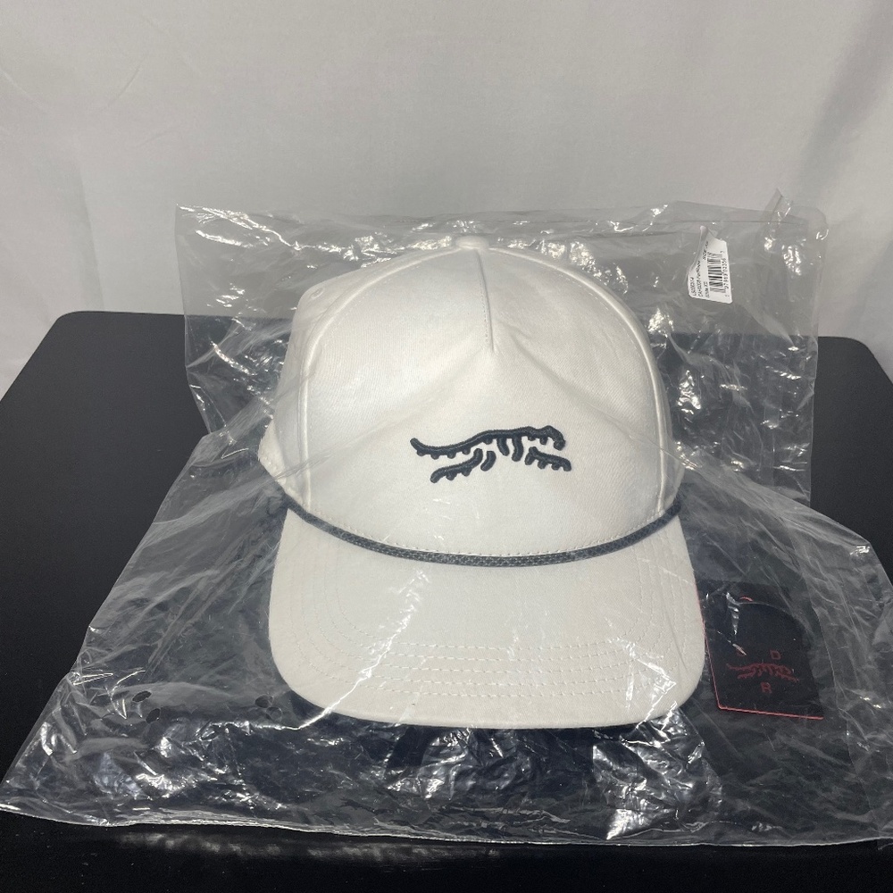 BRAND NEW - Sun Day Red x Tiger Woods Hat